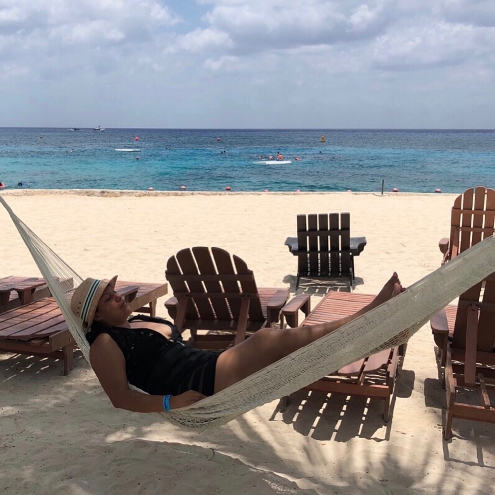 Meet your Posher, Alicia mommy of 👧🏻👩🏻👦🏽🐱